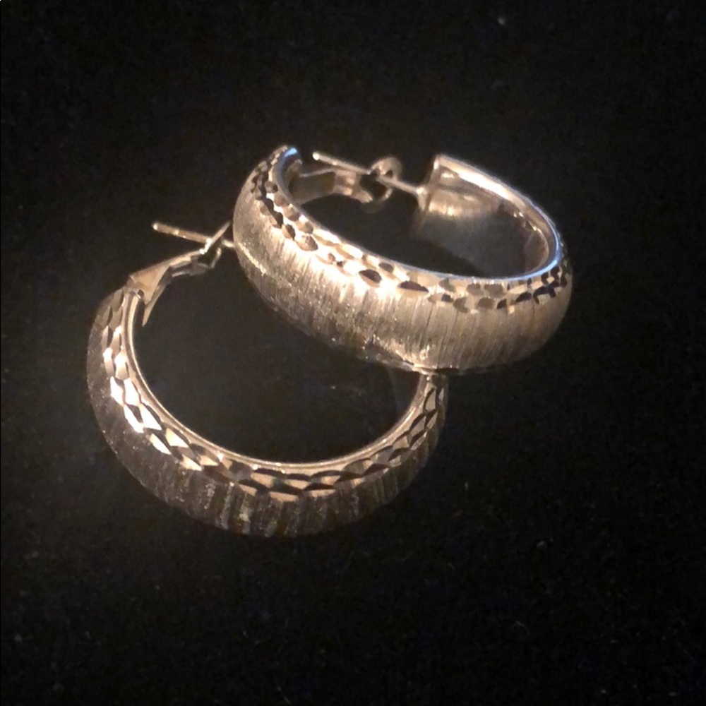 VicenzaSilver Textured Hoop Earrings